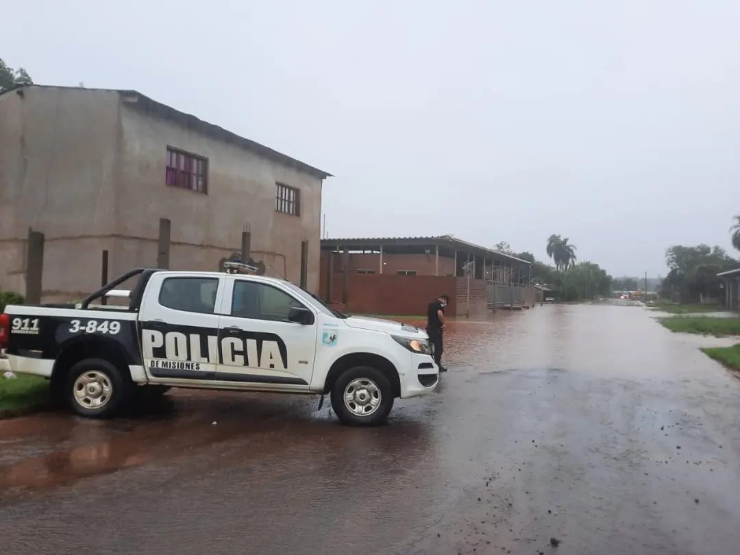 En Iguazú 30 viviendas fueron afectadas por el temporal que se desató cerca del mediodía
