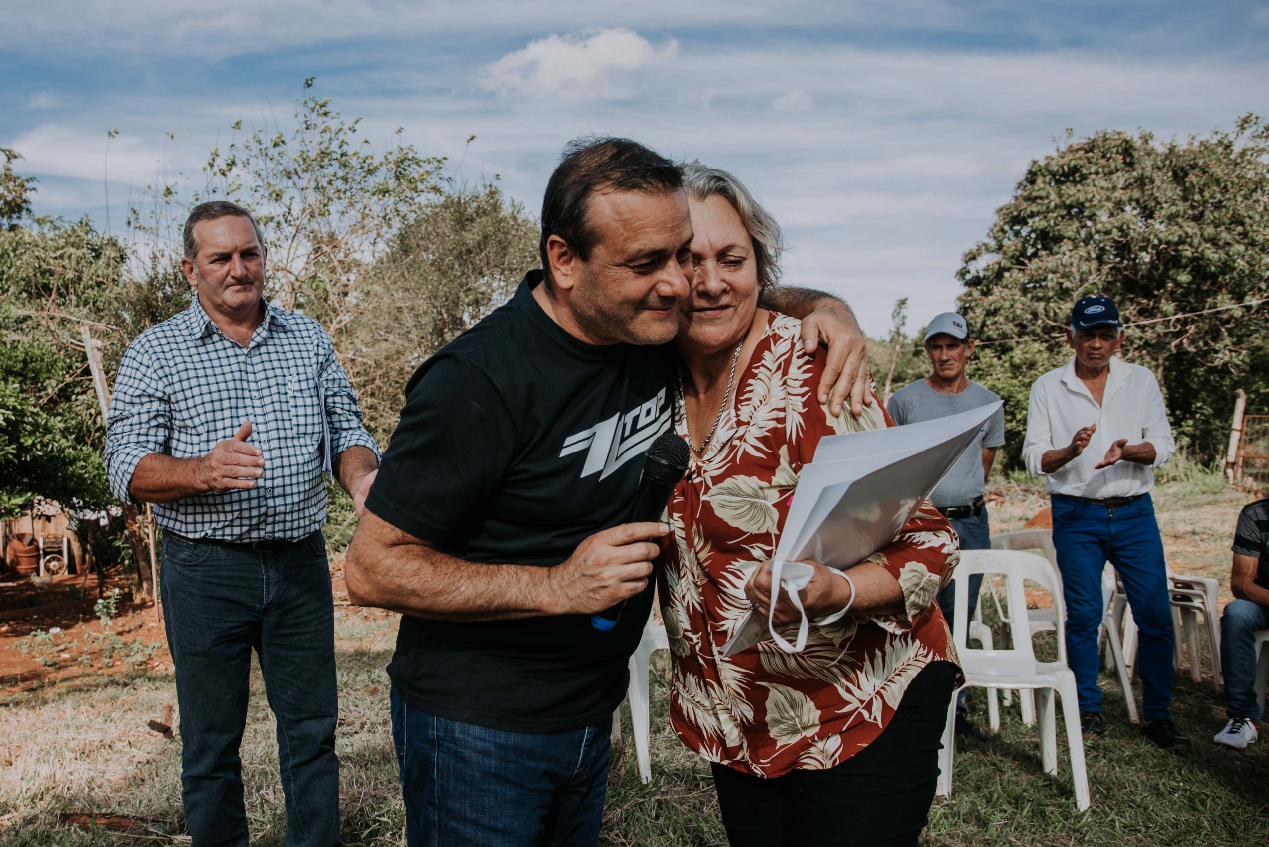 El gobernador entregó títulos de propiedad en Santo Pipó