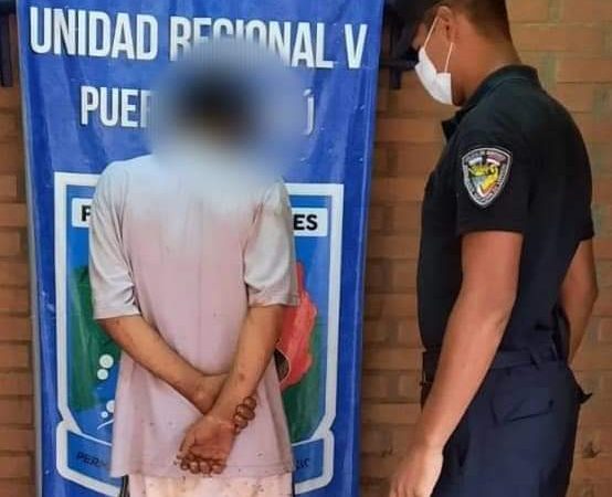 Fue detenido ocultándose en un terreno baldío con elementos sustraídos de una vivienda