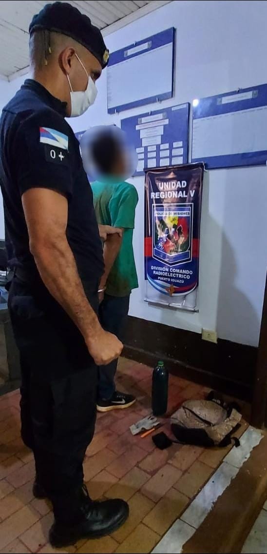 Fue sorprendido cuando intentaba robar combustible: término arrestado