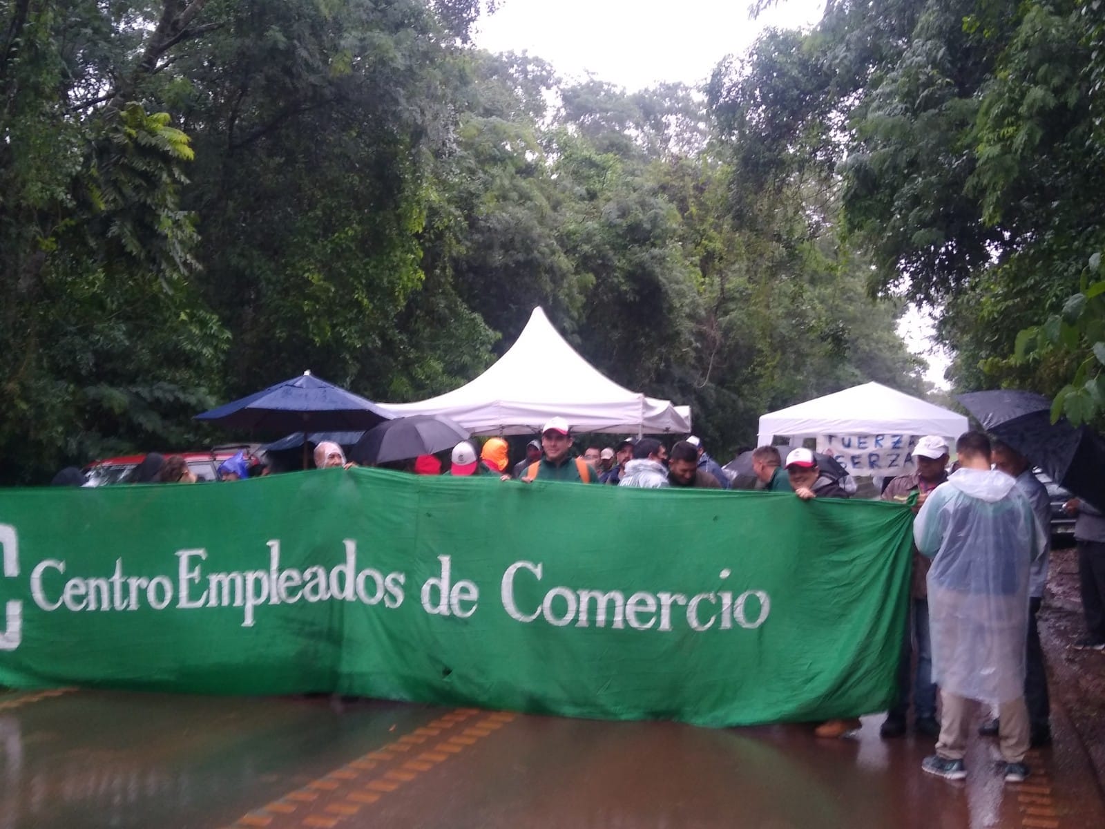 Levantaron el corte en el acceso al aeropuerto de Iguazú