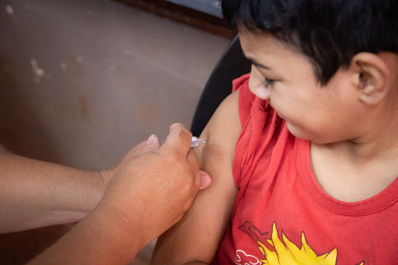 Los adolescentes son los más evasivos a recibir las vacunas