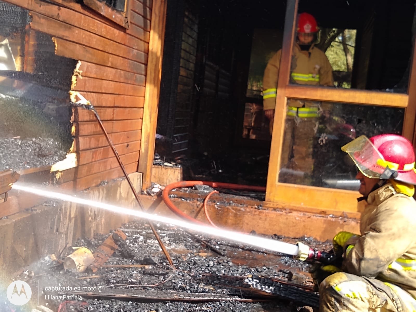 Con 4 dotaciones, los Bomberos Voluntarios de Iguazú lograron salvar una vivienda