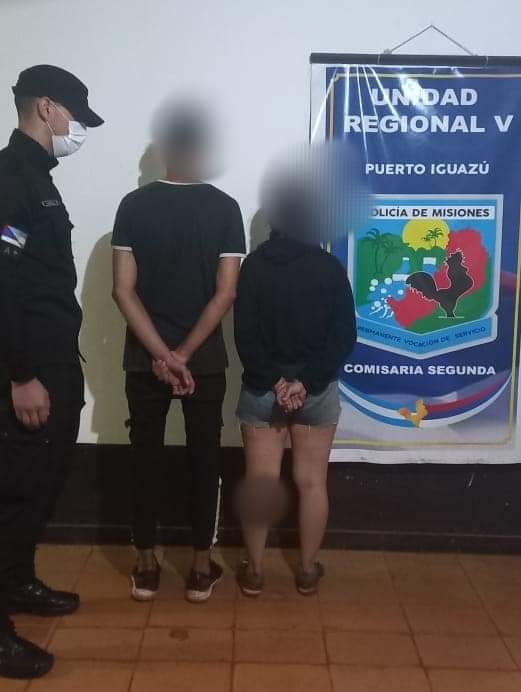 Denunció que fue víctima de robo por una pareja vestida de policías, hay dos detenidos