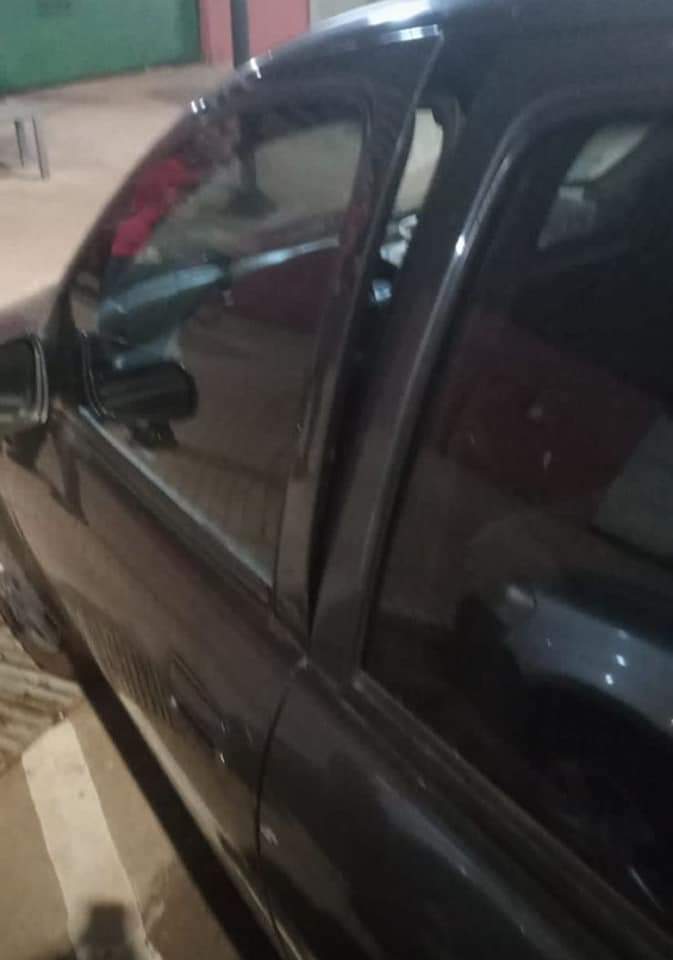 Robó objetos de un automóvil y terminó detenido