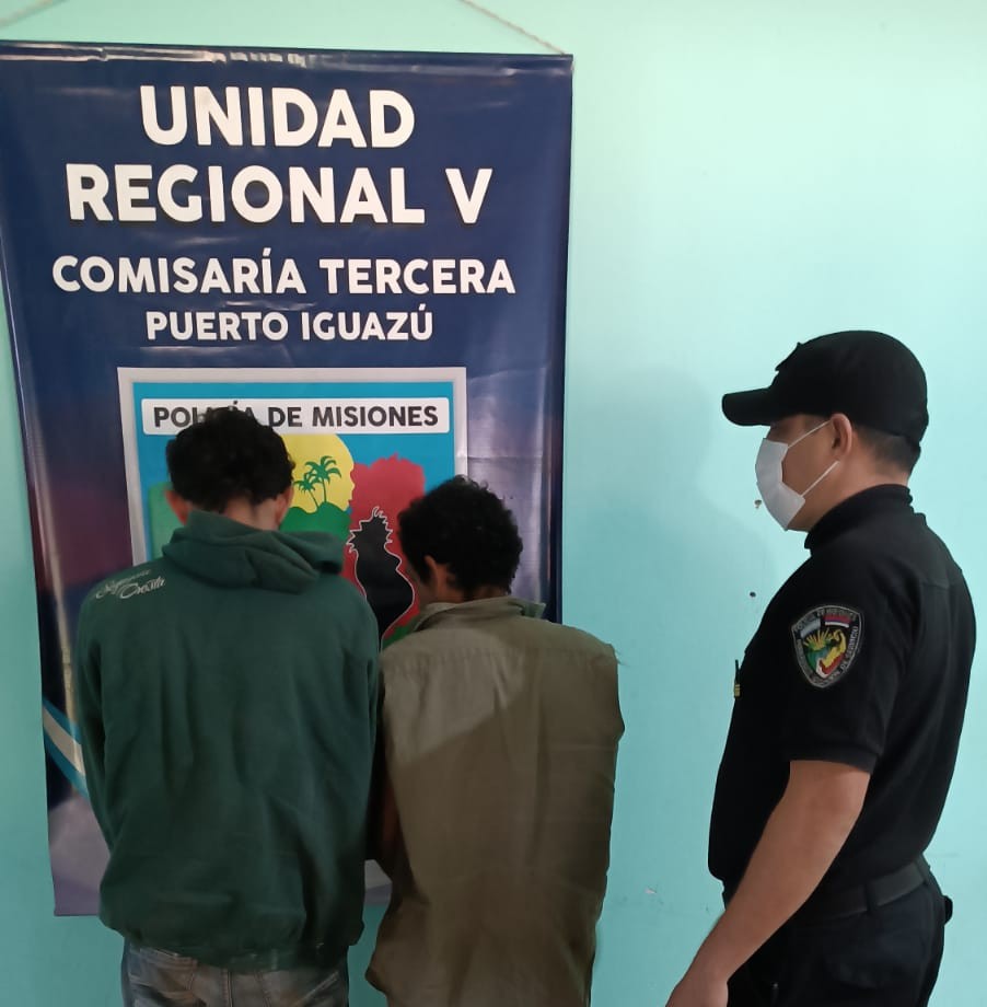 Dos jóvenes señalados de robar y vender una moto, fueron detenidos en Iguazú