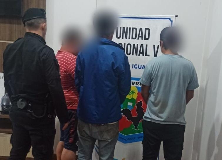 Detuvieron a tres hombres por daños al vehículo de un taxista en Iguazú