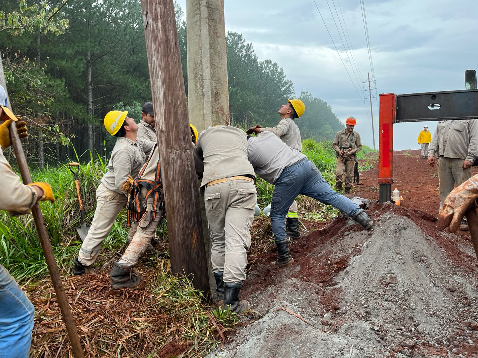 La línea doble terna 33 kV “San Ignacio – Garita” tendrá 38 nuevos postes de hormigón