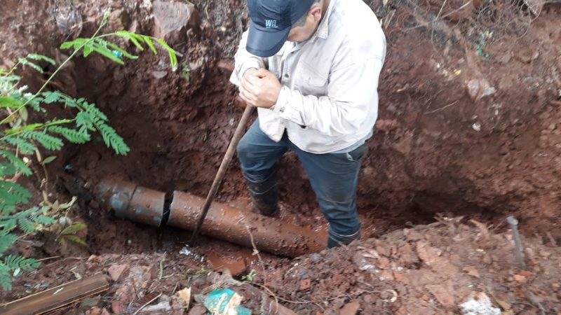 Iguazú: Por la reparación de un caño interrumpen en suministro de agua en Santa Rosa
