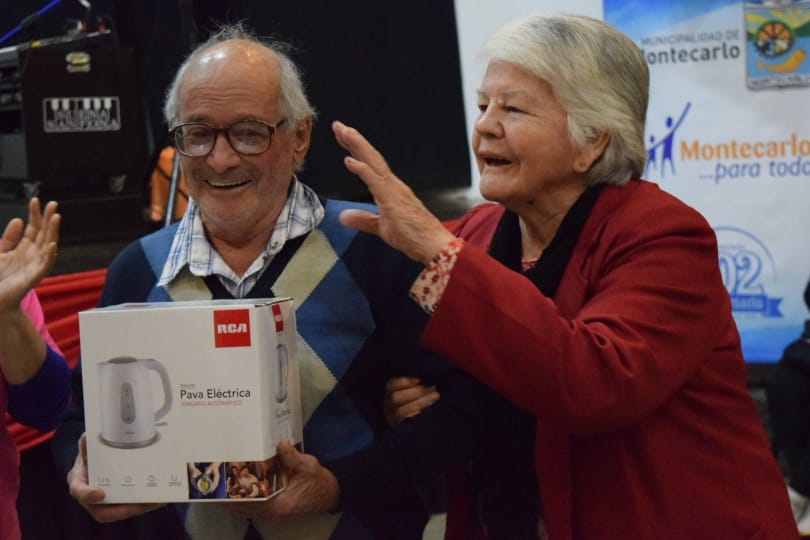 Los abuelos de Montecarlo celebraron el aniversario de la ciudad “Mateando”