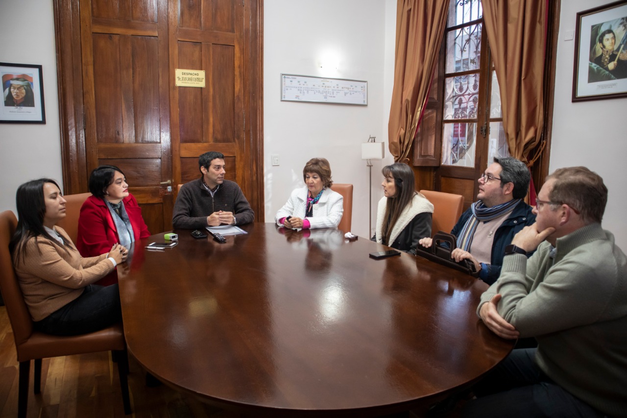 Acuerdan tarifa social para la titularización de propiedades privadas