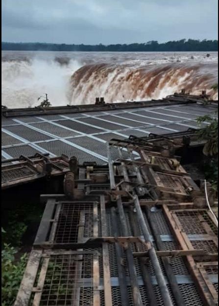 Por la crecida del río Iguazú cerraron el circuito Garganta del Diablo