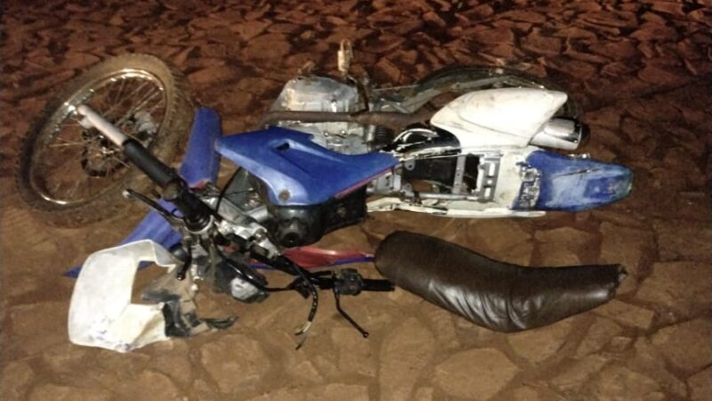 Iguazú: Dos heridos tras colisionar con un montículo de tierra 