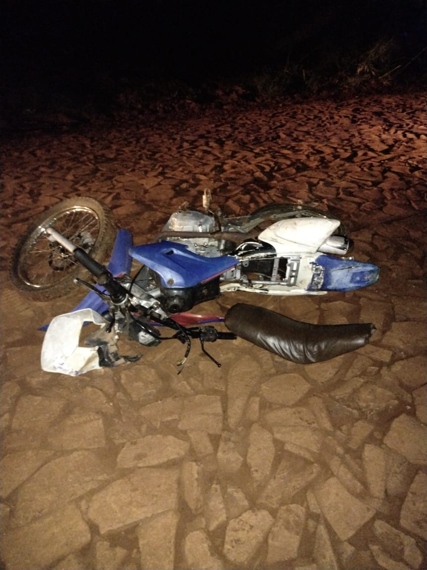 Iguazú: Dos heridos tras colisionar con un montículo de tierra 