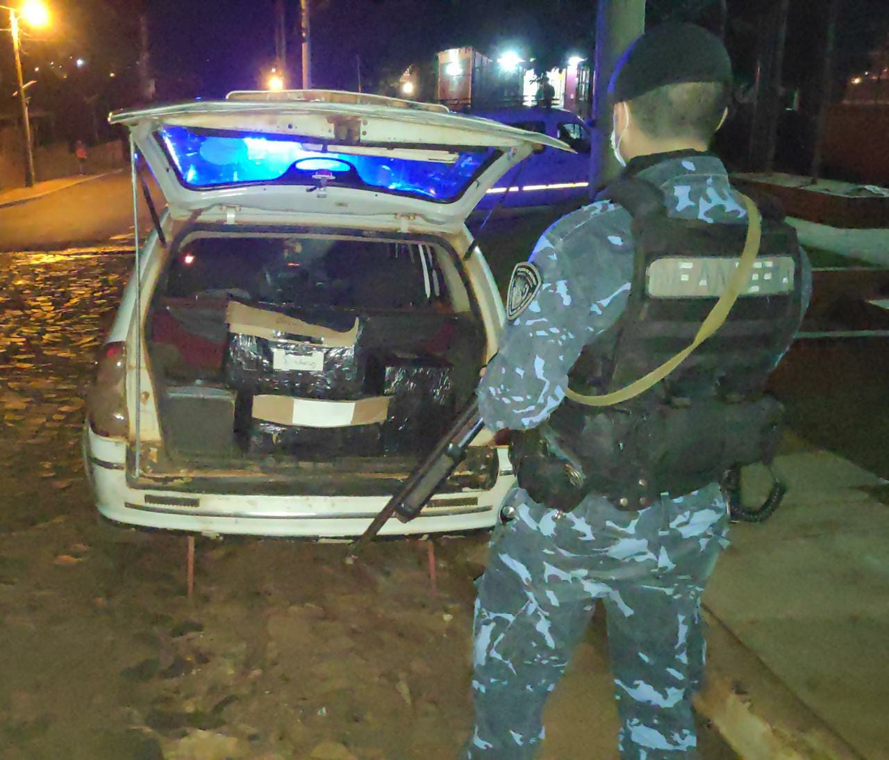 La Policía interceptó un vehículo que transportaba gran cantidad de celulares en Iguazú