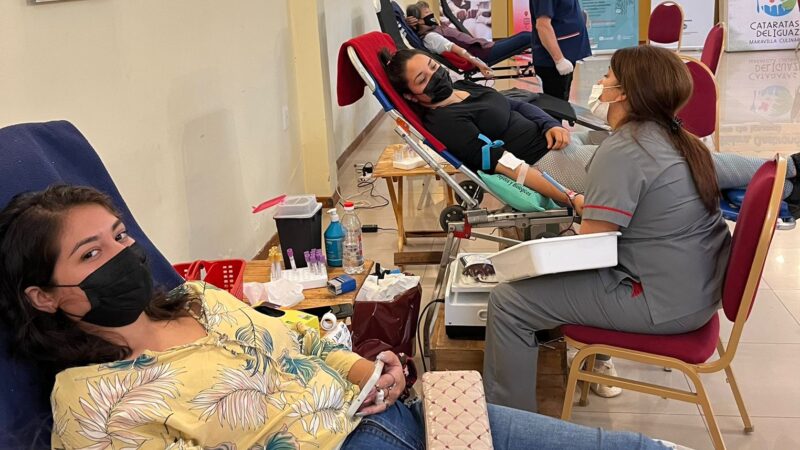 Casi 100 personas demostraron amor, donando sangre en Iguazú