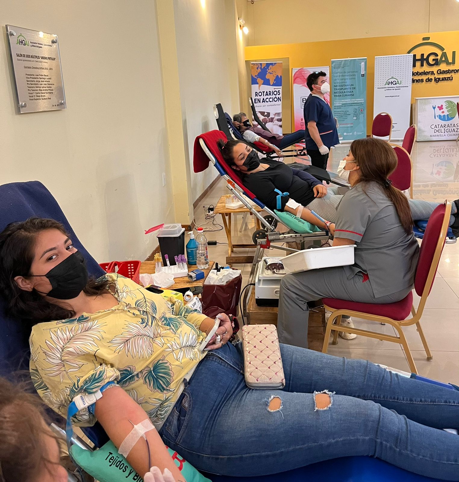 Casi 100 personas demostraron amor, donando sangre en Iguazú