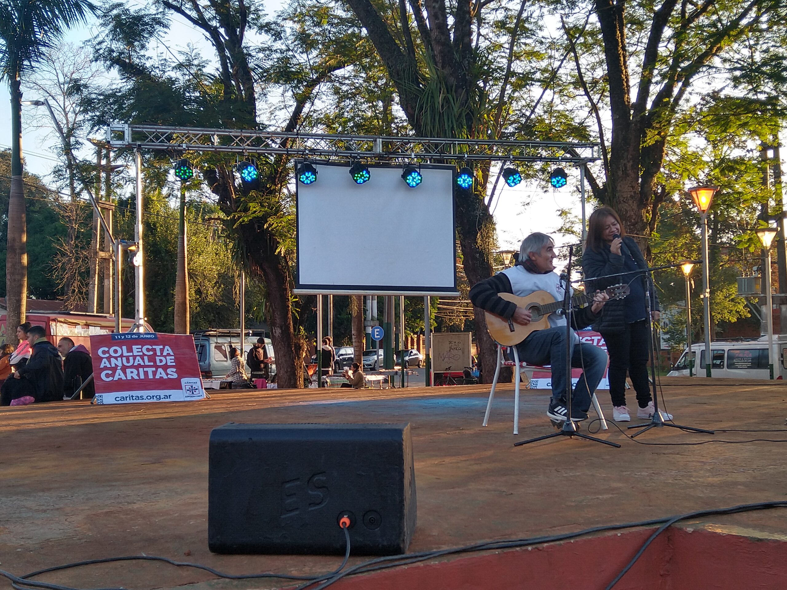 Colecta anual de Caritas: realizaron un festival en la Plaza San Martin de Iguazú