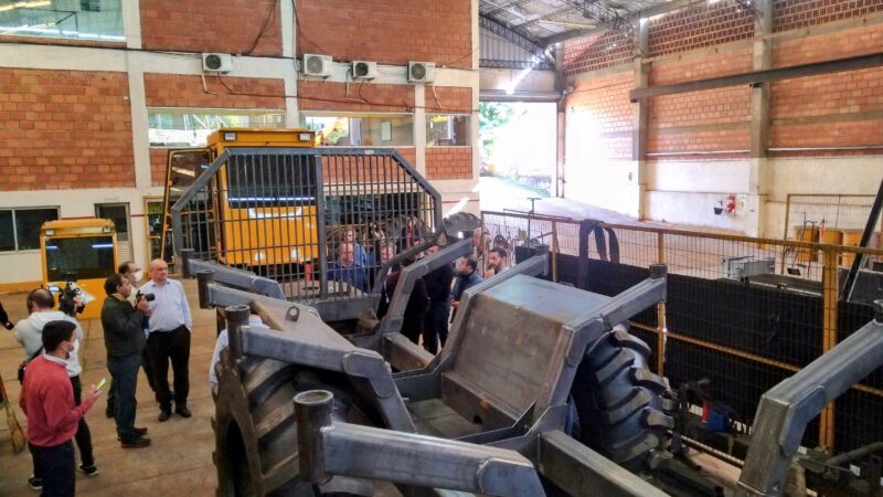 Avanza la construcción del “Tractor Bombero”