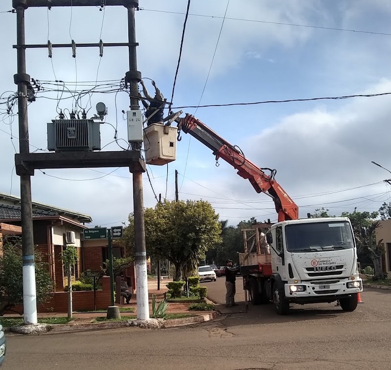 Energía de Misiones potencia el servicio con importantes obras en Gobernador Roca