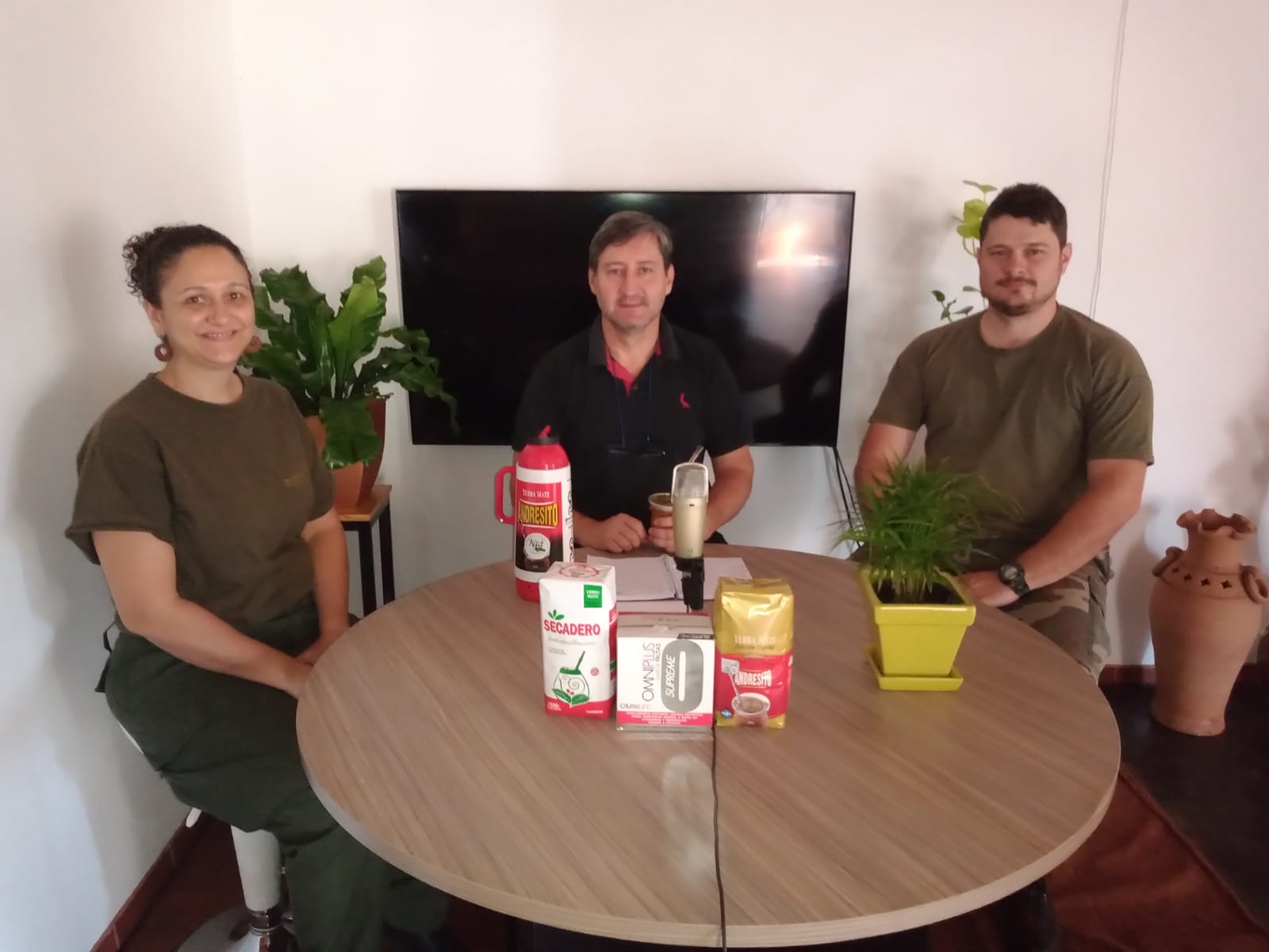 Guardaparques promueven educación ambiental a través de un programa de televisión