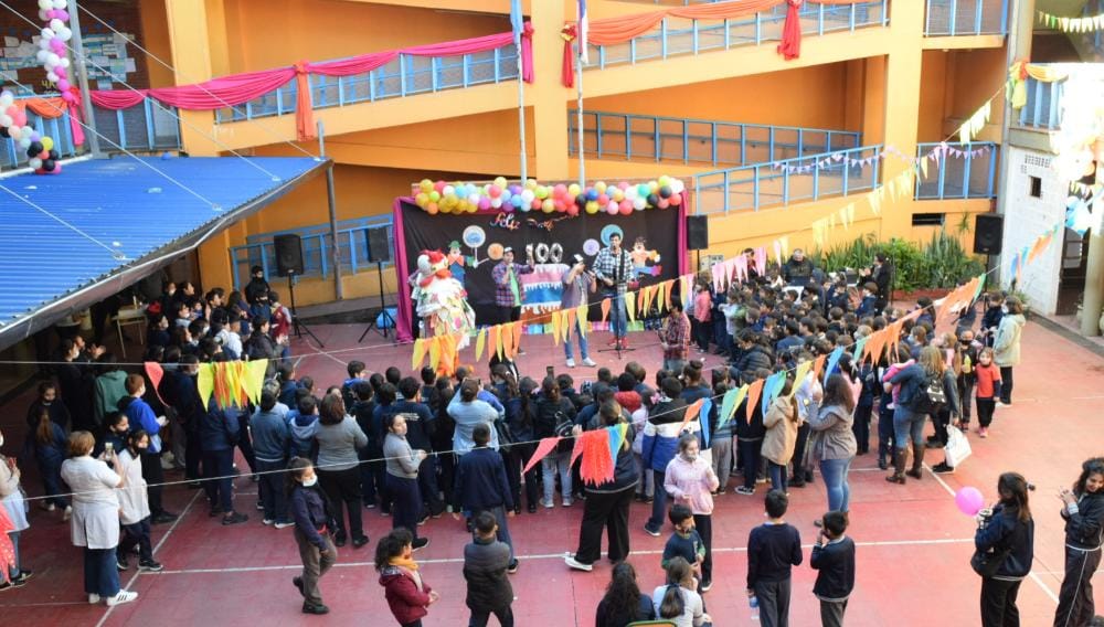 “Gurises” en el aniversario de la Escuela N° 110