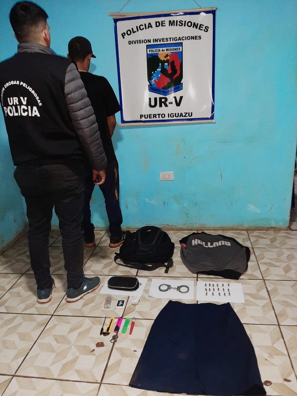 Fue visto robando objetos de un vehículo: terminó detenido