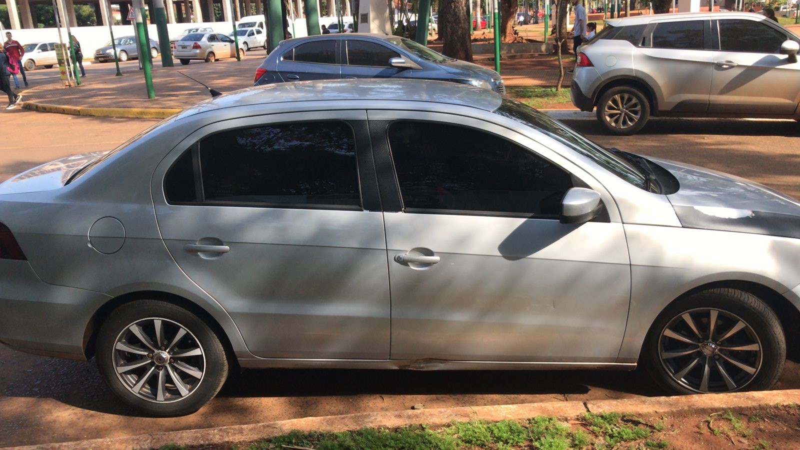 Robaron una billetera de un automóvil y  transfirieron dinero por mercado pago