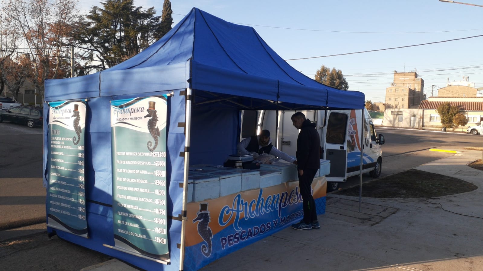 Este lunes, estará en la plaza de los niños el camión de Pescados de mar con precios populares