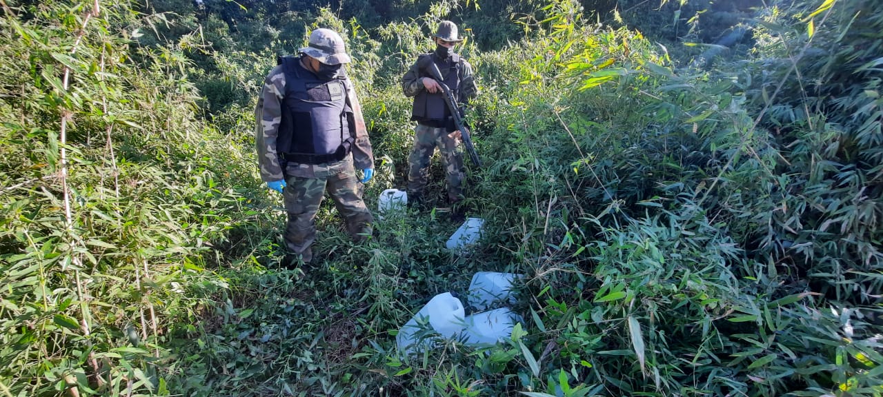 Prefectura secuestró más de 50 litros de cocaína líquida en Misiones