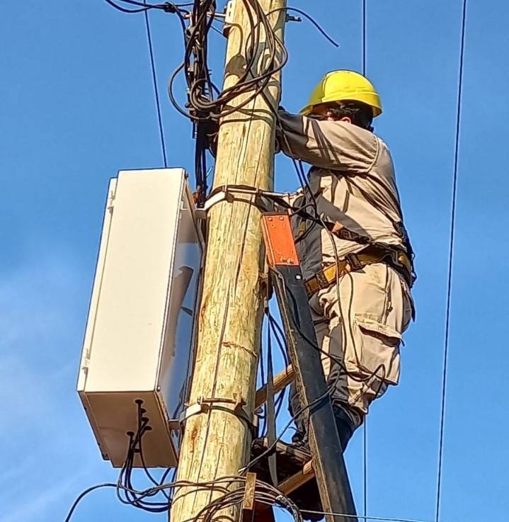 Instalaron nuevos transformadores en la localidad de Wanda