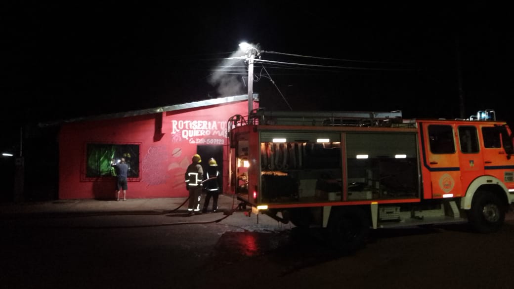 Dejaron la cocina encendida y casi incendiaron un local comercial