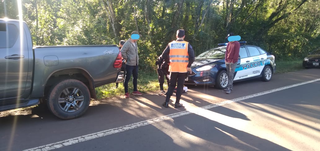 En un operativo de control federales detuvieron a un ciudadano por portación ilegal de armas