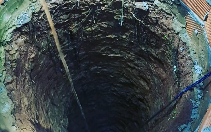 Rescataron a un hombre que cayó dentro de un pozo de agua en Wanda