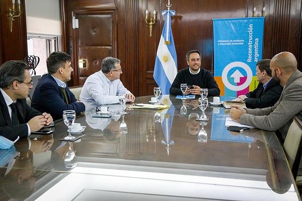 Cabandié firmó con Misiones un convenio para fortalecer tareas de manejo del fuego