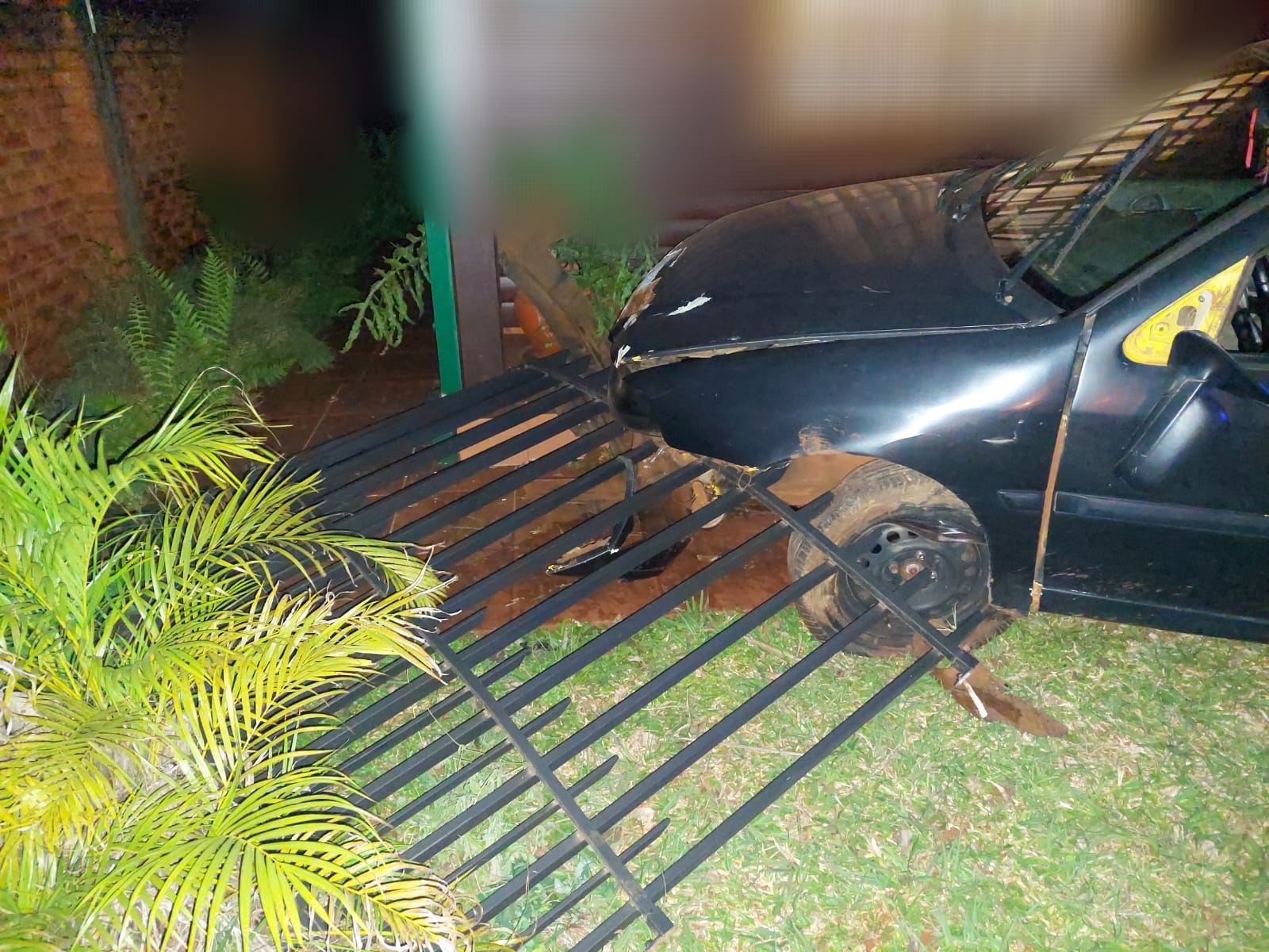 Conductor alcoholizado despistó y colisionó a una vivienda familiar en Wanda