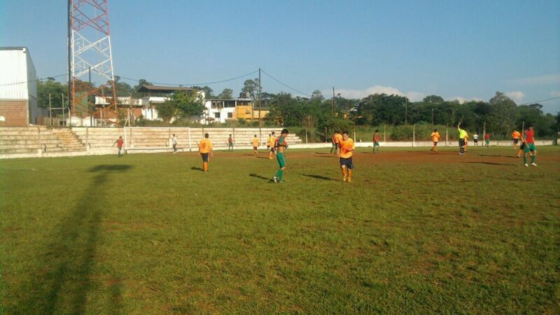 Multaron a un club de futbol de Iguazú por utilizar pirotecnia