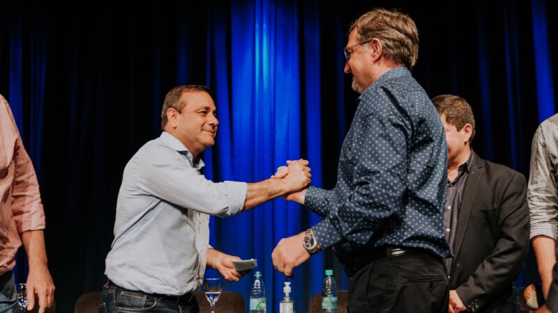 Herrera Ahuad entregó fondos a los todos municipios de Misiones