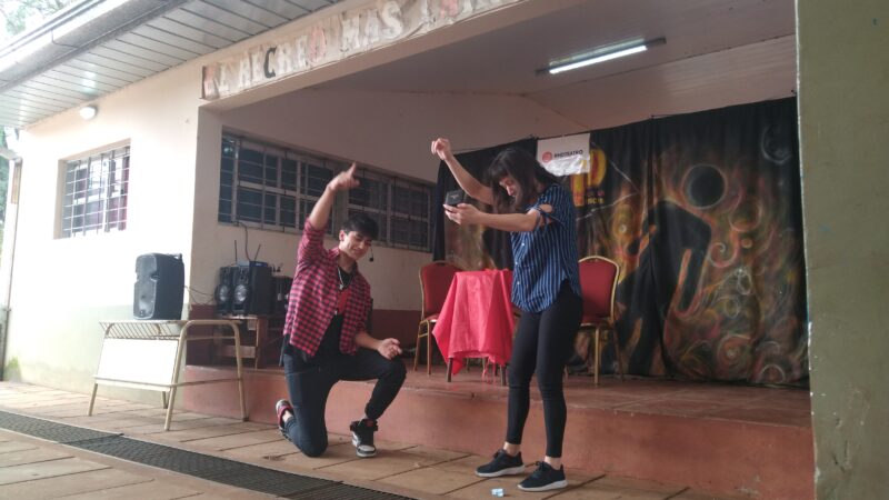 Recorren las escuelas para concientizar a los jóvenes sobre bullying, violencia y abusos