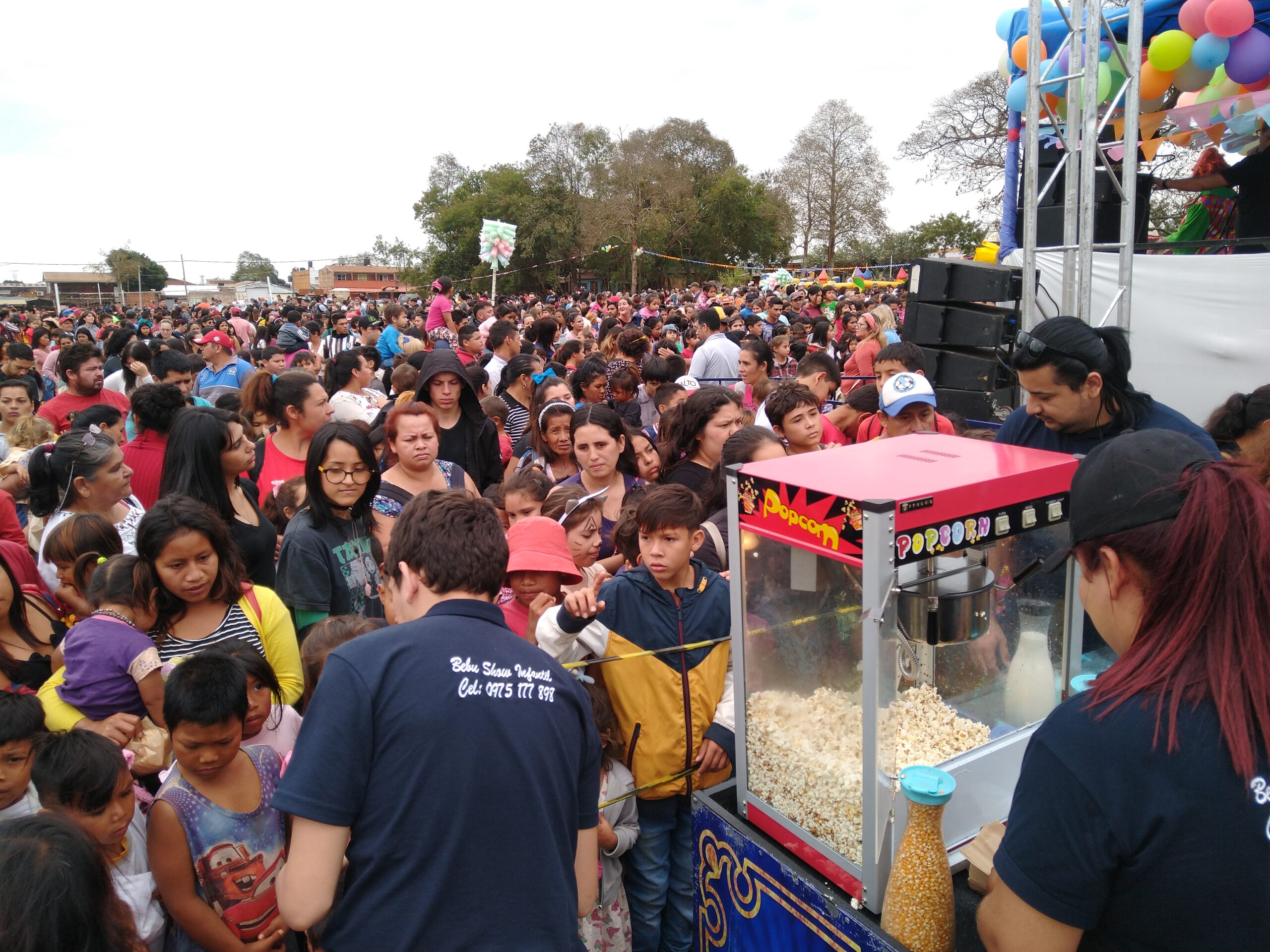 Miles de niños disfrutaron del Festival de la Niñez en la plaza de los niños de Iguazú