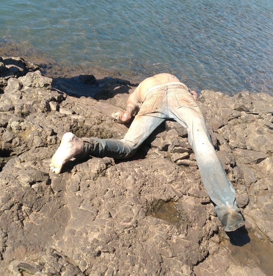 Hallaron cadáver de un hombre en el río Paraná y creen que podría ser argentino