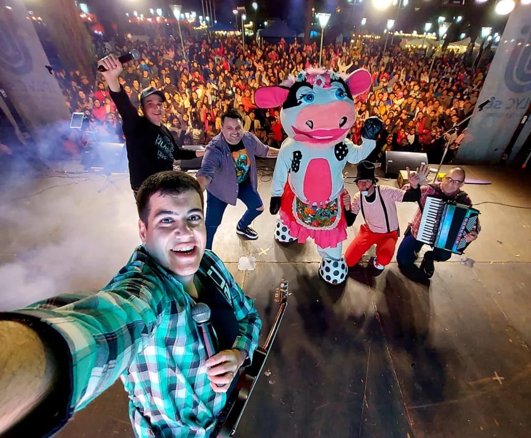 Divertido show de “Gurises” en el cierre del Black Friday