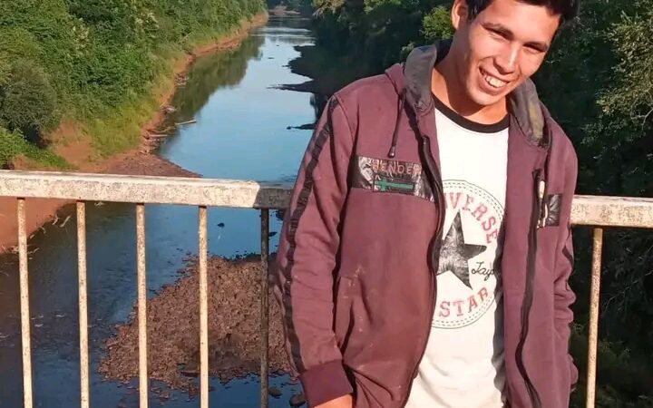 Joven pelea por su vida tras ser atropellado y apuñalado en Puerto Esperanza