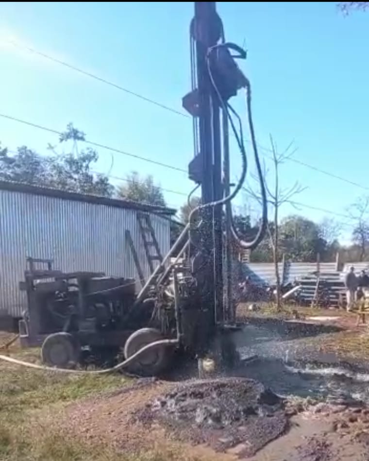Iguazú: Vecinos del barrio Los Yerbales están mas cerca de contar con agua potable