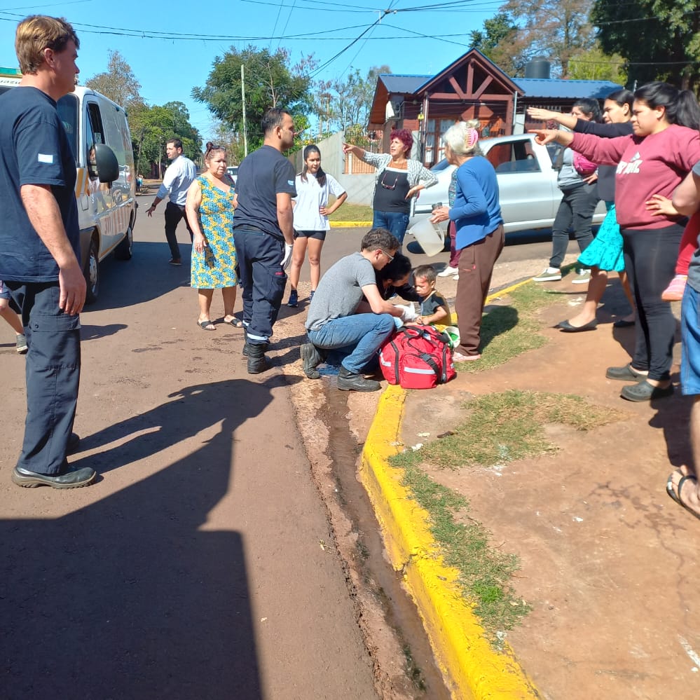 Motocicleta con 4 ocupantes protagonizó un accidente: 3 niños resultaron heridos