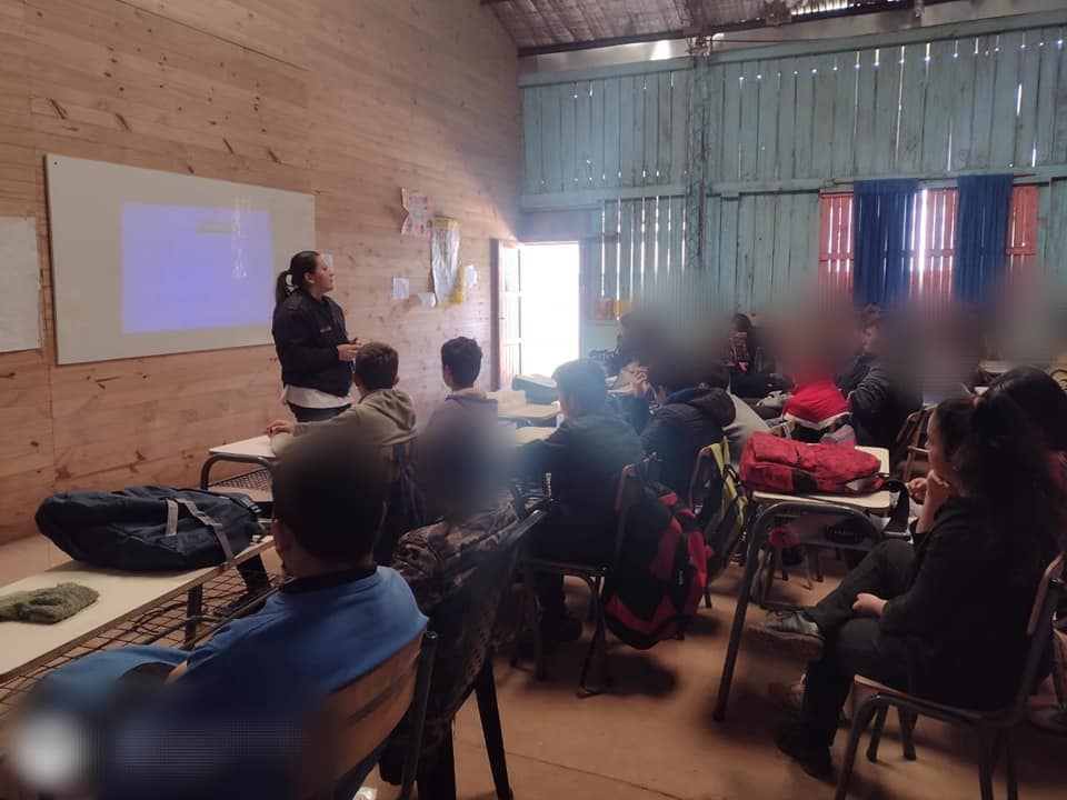 Realizaron charlas educativas y de concientización en la EFA de la localidad de Wanda