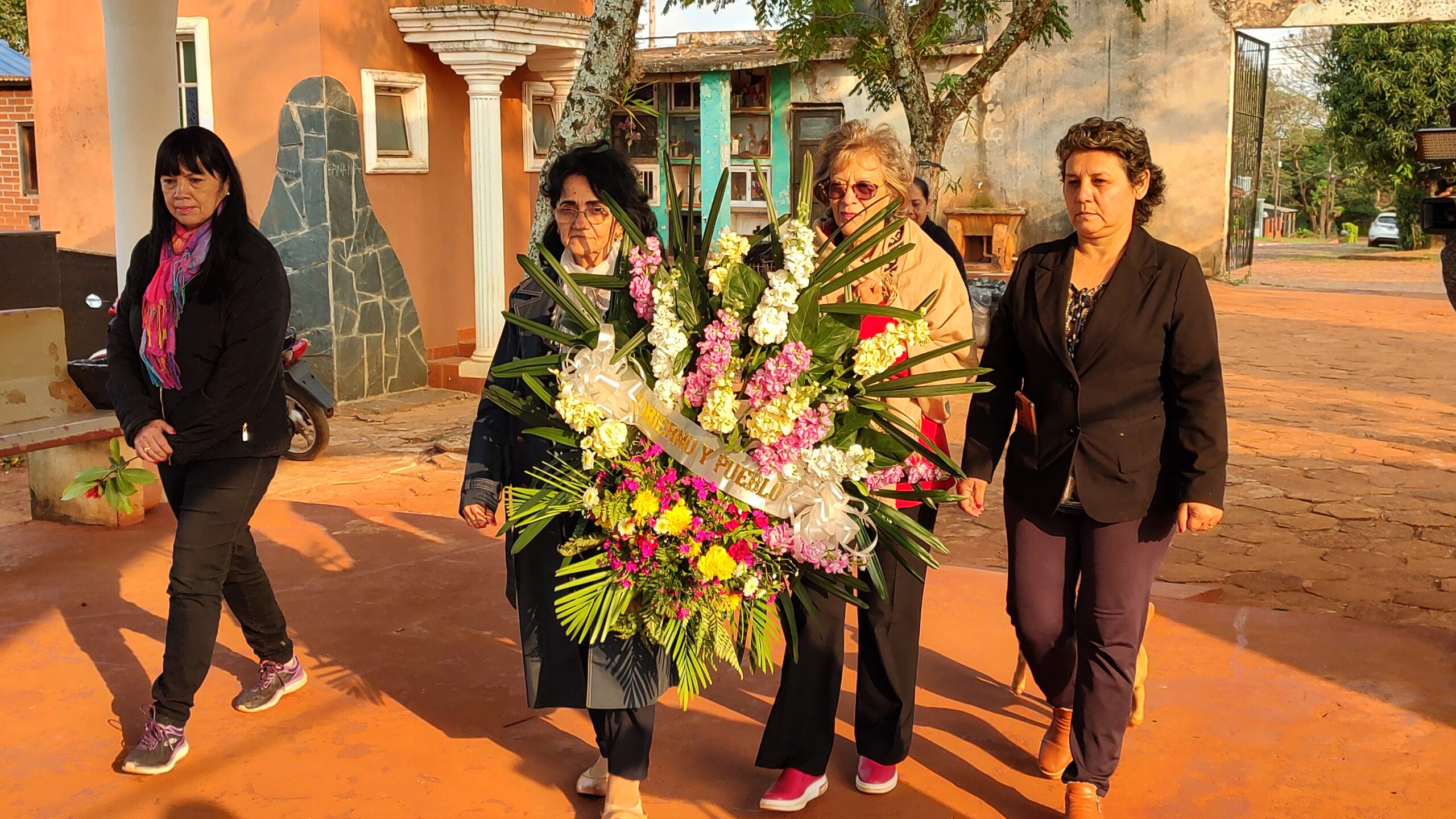 Homenaje e los pioneros fallecidos por los 121 años del Puerto Iguazú