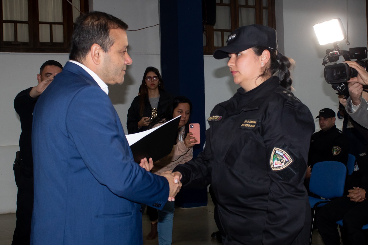 El Gobierno reconoció a la seccional 2ª de San Vicente por su tarea para frenar el contrabando de soja
