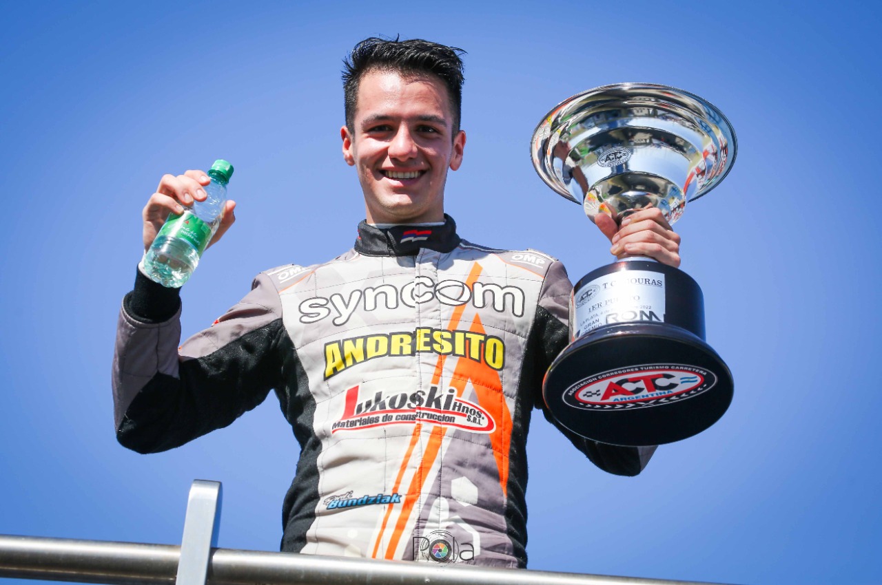 Rudito Bundziak ganó en el inicio de la Copa de Oro y se escapa en el campeonato del TC Mouras