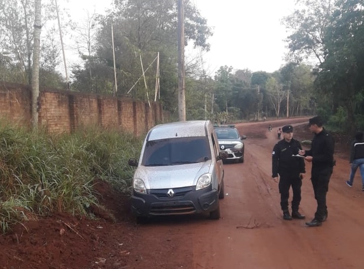 Iguazú: Robaron un utilitario y lo dejaron abandonado en cercanías al basural a cielo abierto